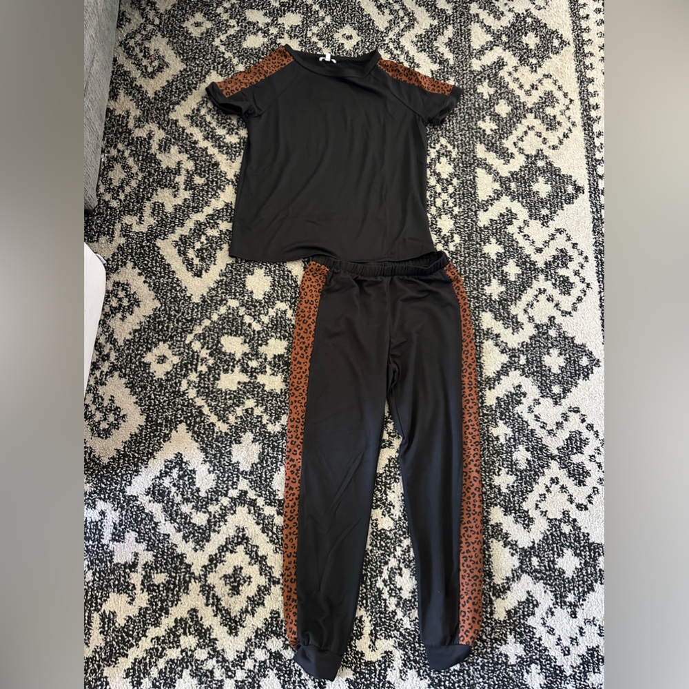 Black & Cheetah Lounge Outfit